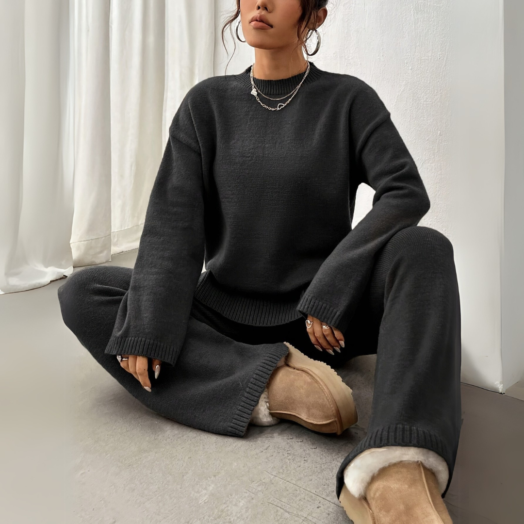 HEDDA | RIBBAD STICKAD TRÖJA